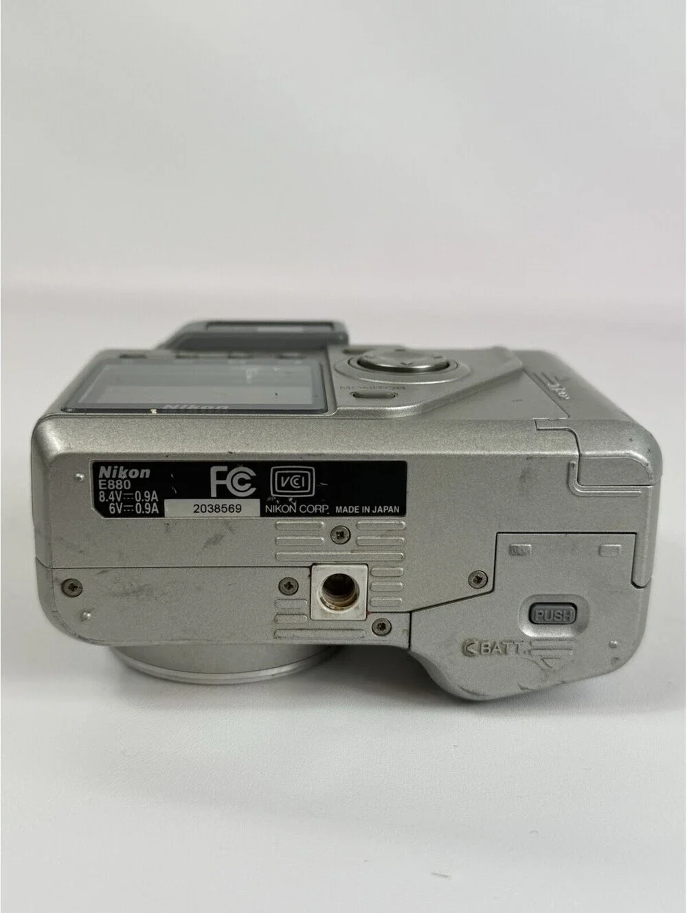 Nikon E880 Coolpix 880 Digital Camera 3.2MP 3.0x Optical Zoom Not Tested